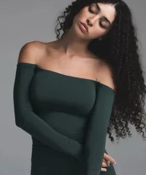 SKIMS Off-The-Shoulder Soft Smoothing Top S thumbnail 1