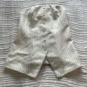 Abercrombie The Mara Tailored Button-Through Tube Top thumbnail 2