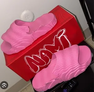Hot pink nami slides Size 5.5 thumbnail 1