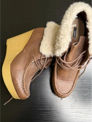 Size Us 8 Forever 21 Brown Faux Leather Fur Line Ankle Boots Women’s Lace Up . thumbnail 3