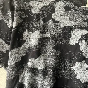 Lululemon Black and Grey Camo Cates Tees Size 6 thumbnail 2
