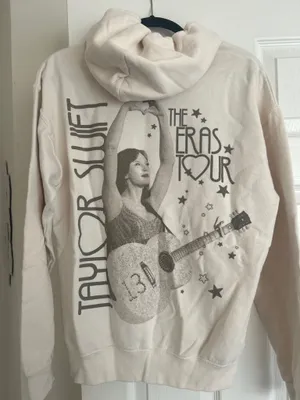 Taylor Swift Eras Tour Sweatshirt Heart Hands thumbnail 3