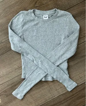 TNA Aritzia Long Sleeve thumbnail 1
