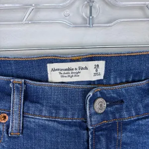 Abercrombie & Fitch The Ankle Straight Jeans Ultra High Rise Curve‎ Love 28/6 thumbnail 4