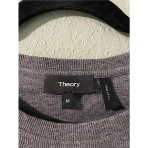 Theory Perry Ribbed Button Side Long Sleeve Tee Size Medium Heathered Gray thumbnail 2