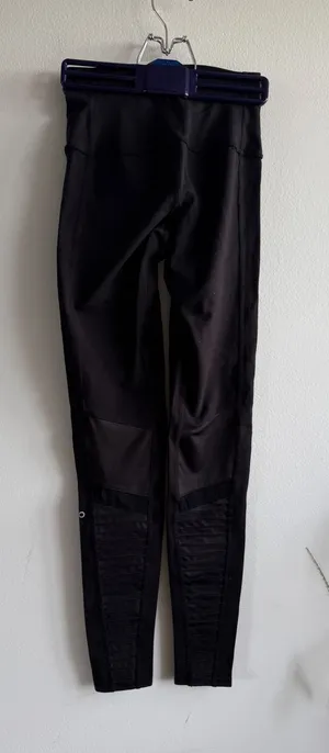 Alo Yoga Moto Leggings Black Quilted Mixed Media Activewear‎ XS W5494R thumbnail 1