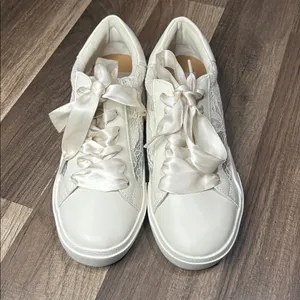 Dolce Vita Harrysun Lace Sneaker Size 6.5 White Wedding Shower NWOT thumbnail 6