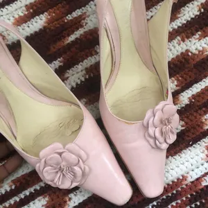 Y2K Gianni Bini Rose Pink Floral Flower Kitten Pointed Toe Court Heels Pumps Slingback-8.5M #Coquette #Fairy #prom #formal #classy thumbnail 2