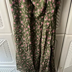 Francesca’s Floral Green Dress thumbnail 7