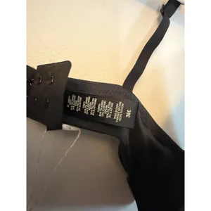 SKIMS Wireless Form Push Up Plunge Bra Size 36C Onyx Black NWT $54 thumbnail 3