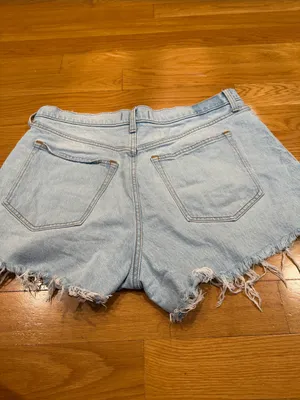 Abercrombie & Fitch the 90s relaxed high rise cutoff jeans shorts size 32 . thumbnail 7