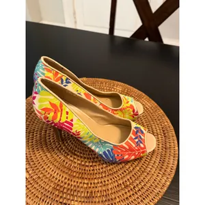 Tropical Peep Toe Platform Pumps Hawaiian‎ Leaf Print Multicolor Heels Size 9M thumbnail 2