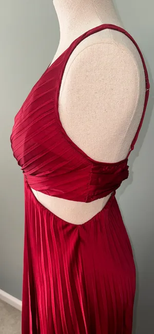 Abercrombie Giselle Pleated Cutout Maxi Dress thumbnail 4