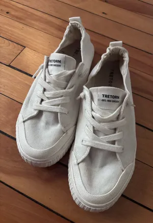 Tretorn White Canvas Sneakers Women’s Size 8 | Slip-On Lace-Up Casual Shoes thumbnail 1