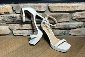 Lulus Size 7.5  bridal engagement heels thumbnail 3
