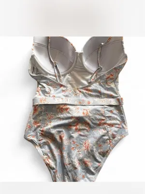 WeWoreWhat Danielle Floral One Piece Swimsuit – NWOT thumbnail 2