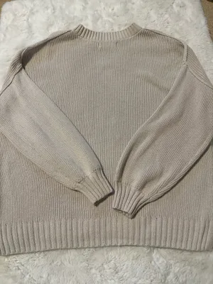Hollister Sweater thumbnail 2
