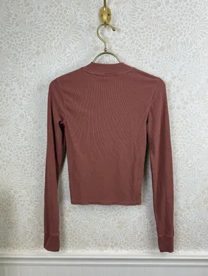 vuori Women's Rosewood Long-Sleeve Ribbed CrewTop - Size - Small thumbnail 3