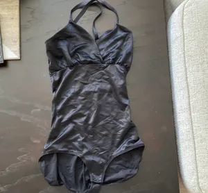 SKIMS Barely There Bodysuit XS thumbnail 4