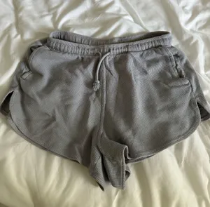 PacSun Shorts Brandy Melville thumbnail 1