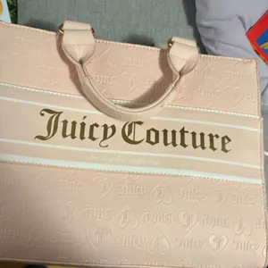 Juicy Couture Light Pink Embossed Tote zipper doesn’t work that good thumbnail 1