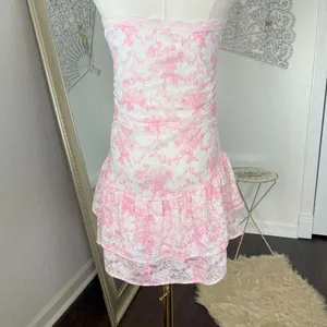NWOT PINK x LoveShackFancy Strapless Lace Mini Dress Pink M thumbnail 4