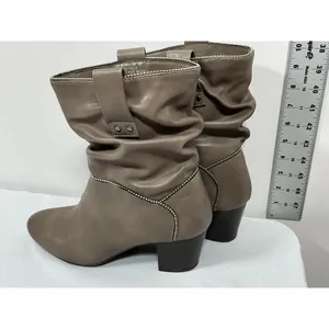 Womans Excellent White Mountain Smile Pull On Slouchy Ankle Boots 9 M Brown thumbnail 4