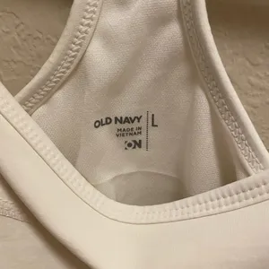 White Old Navy workout shirt thumbnail 6