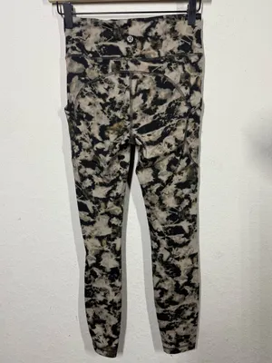Lululemon Invigorate High Rise Tight 25" Size 4 thumbnail 6