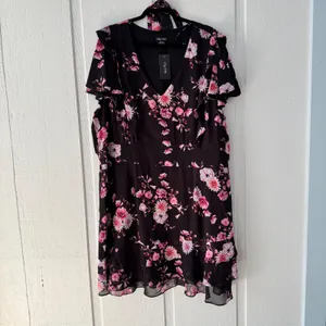 City Chic Womens Floral V-Neck Flutter Sleeve Mini Dress Black Pink XXL 24 NWT‎ thumbnail 5