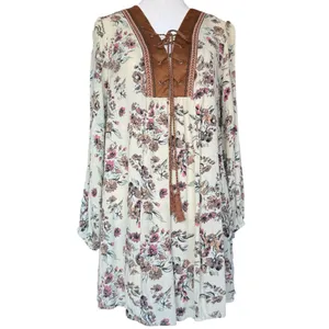 Flying Tomato Lace Up‎ Floral Tunic Sz M thumbnail 2