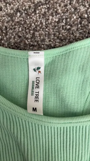 Love Tree Crop tank thumbnail 2