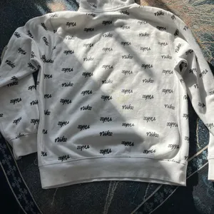 Nike Allover Logo Pullover Hoodie Women’s XS White Black Print Fleece Sweatshirt thumbnail 12