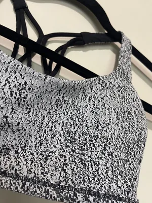 Lululemon Free To Be Zen Bra Power Luxtreme Spray Jacquard White Black Size 6 thumbnail 4