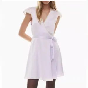 Aritzia‎ Wilfred Mademoiselle Dress Ice Lavender Satin Wrap S thumbnail 3