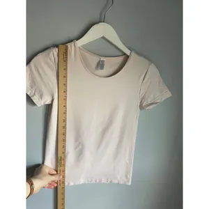 Gap Body Womens Pale Pink Tactel Lycra Scoop Neck Short Sleeve Tee Size M thumbnail 2