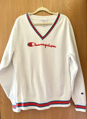 Champion V-neck Sweatshirt thumbnail 2