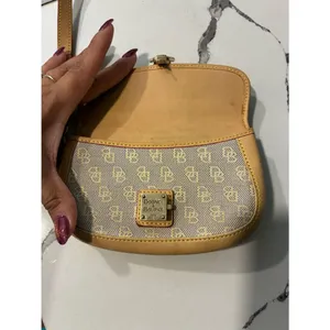 Dooney & Bourke Tan Signature Canvas Wristlet with Gold Hardware thumbnail 4