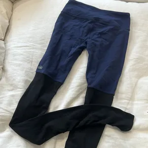 ALO Navy‎ Black Ribbed Workout Leggings thumbnail 1
