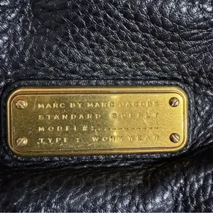 Marc by Marc Jacobs Pebbled Shoulder Bag in Black thumbnail 6