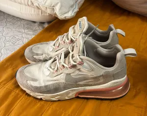 Nike Air Max 270 React thumbnail 1