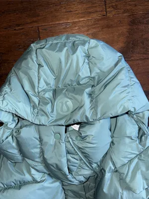 Lululemon Wunder Puff 600-Down-Fill Cropped Jacket Size 12 thumbnail 6