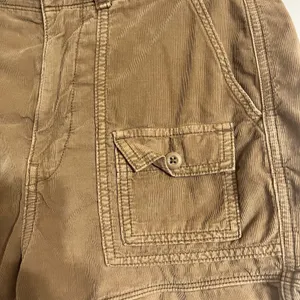 American Eagle Corduroy Shorts Women's‎ Size 6 Highest Rise 90's Boyfriend Cargo thumbnail 2