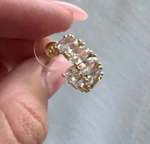 Earrings Boutique thumbnail 1