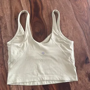 Lululemon crop tank, light green, size 6 excellent condition thumbnail 2
