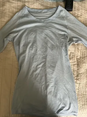 Lululemon Swiftly Tech Long Sleeve thumbnail 2