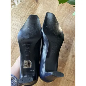 Vintage Monique Women’s Black/White Genuine Leather Hills Pumps Size 7M thumbnail 6