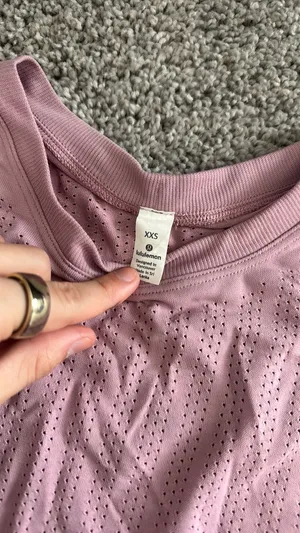 Lululemon shirt thumbnail 4