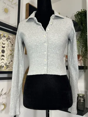 Brandy Melville Gray Ribbed Collared Long Sleeve Cropped Button Up Top Y2K thumbnail 1