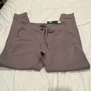 Halara leggings size M thumbnail 1